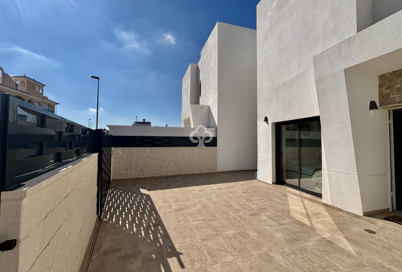 Nybyggnation - Villa -
Benijofar