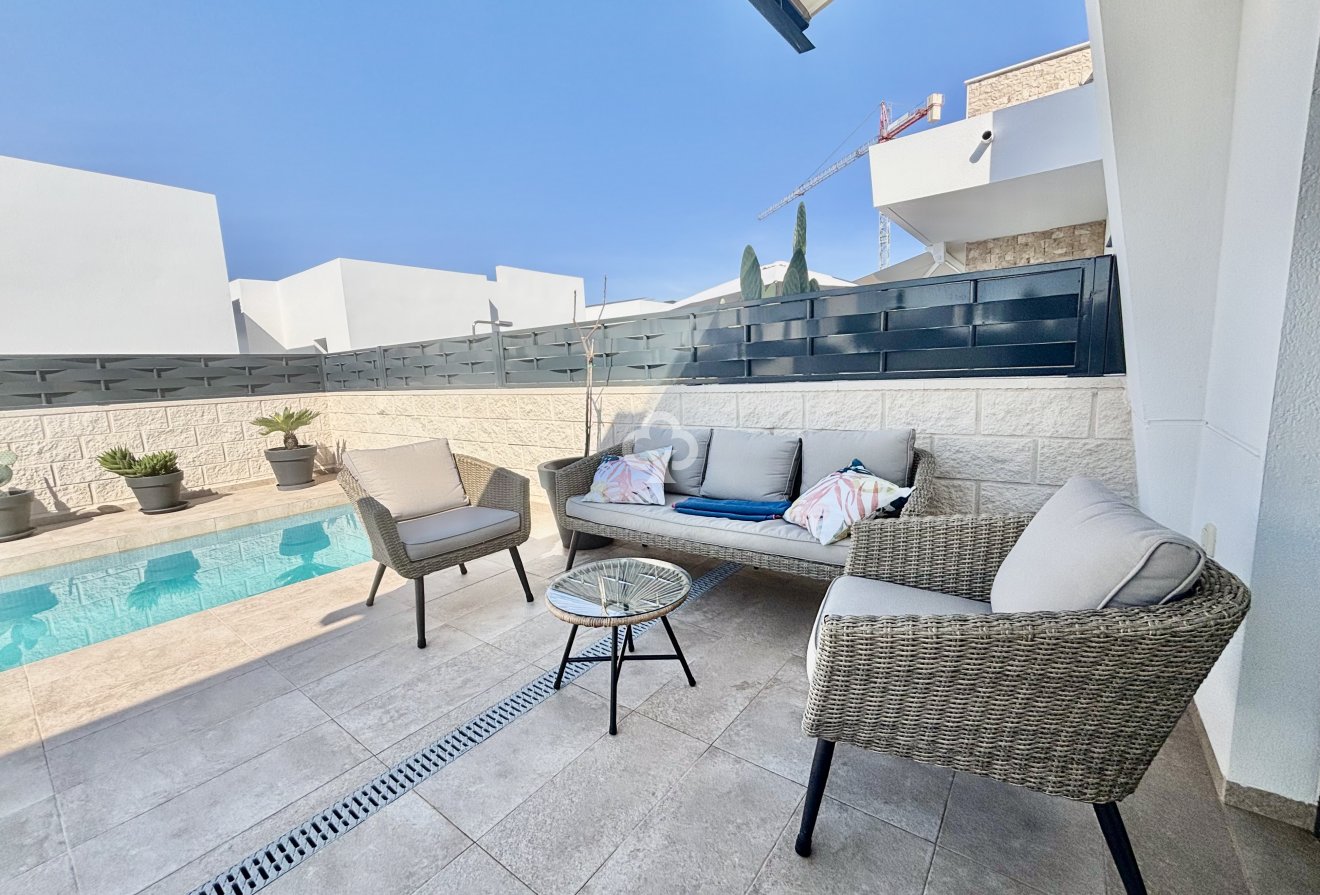 Nybyggnation - Villa -
Benijofar