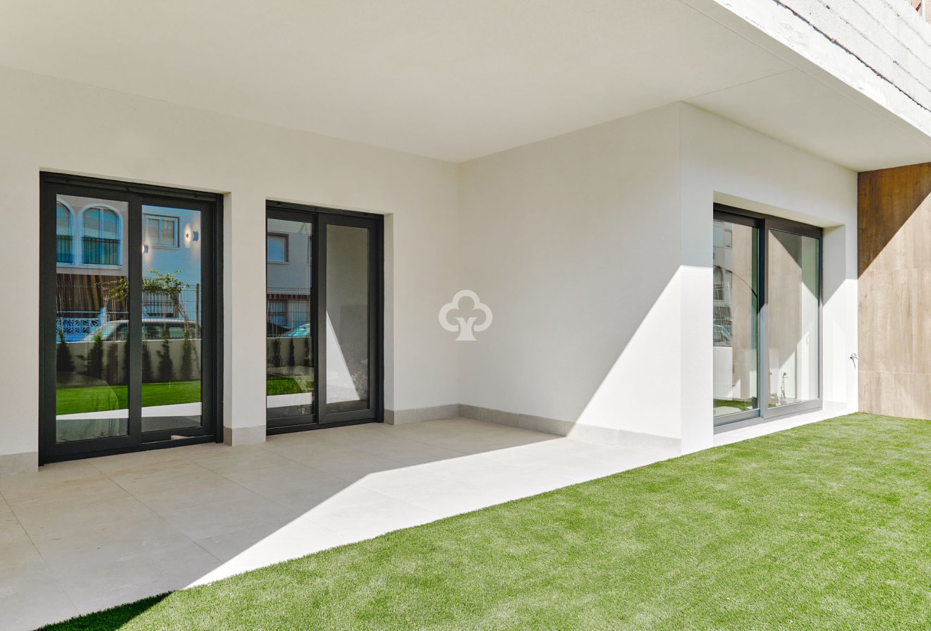 New Build - Bungalows -
Torrevieja - 03185, Calle Ramón Rubial, 30