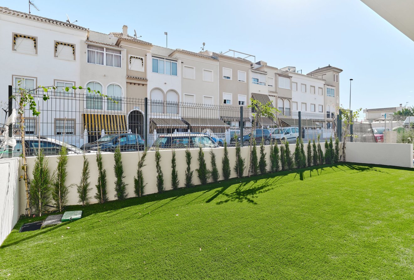 New Build - Bungalows -
Torrevieja - 03185, Calle Ramón Rubial, 30