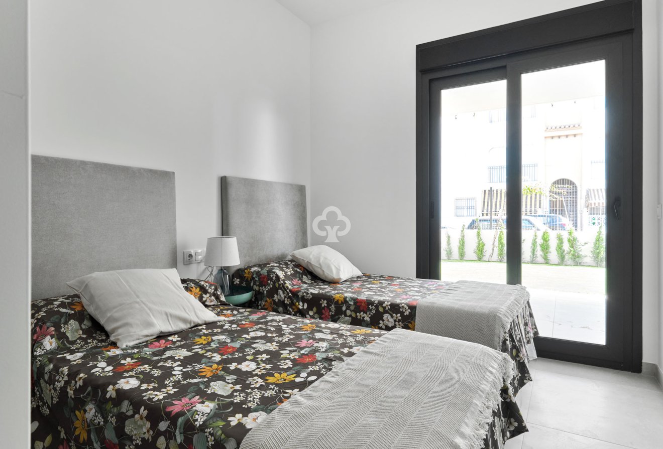 New Build - Bungalows -
Torrevieja - 03185, Calle Ramón Rubial, 30