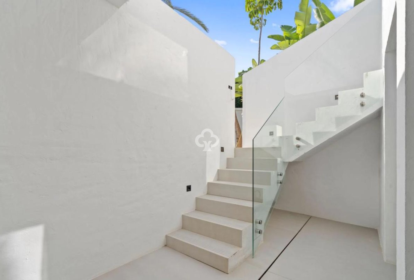 New Build - Adosados -
Estepona - Calle Tolox, 8