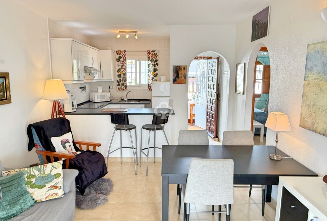 Resale - Bungalow -
Torrevieja - Los balcones