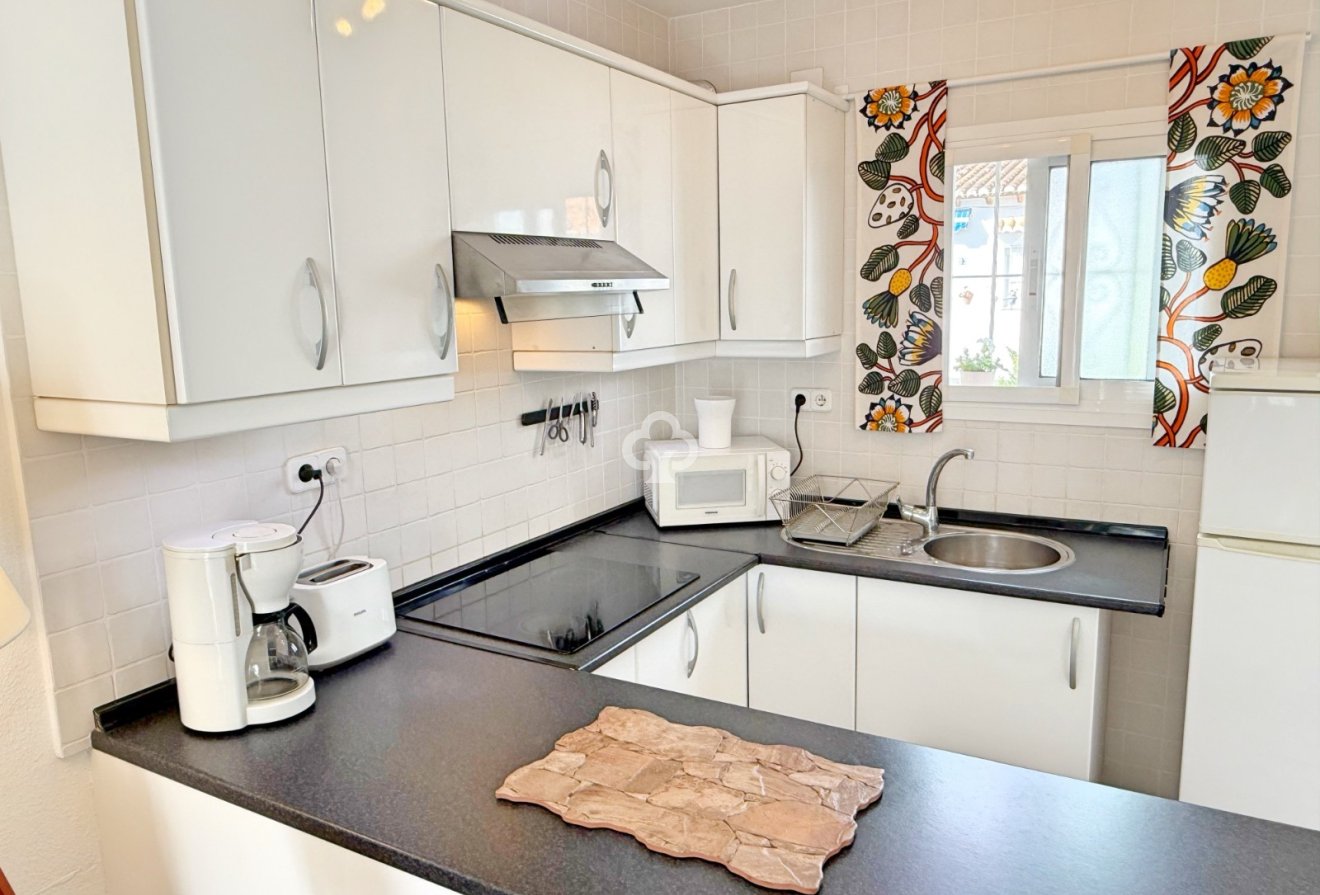 Resale - Bungalow -
Torrevieja - Los balcones