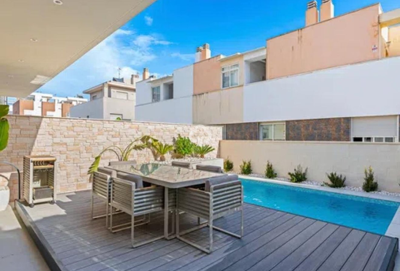 Obra nueva - Adosados -
Guardamar del Segura - Calle Callosa, 15