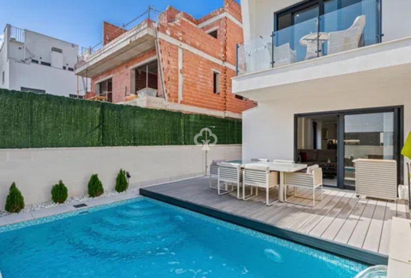 Obra nueva - Adosados -
Guardamar del Segura - Calle Callosa, 15