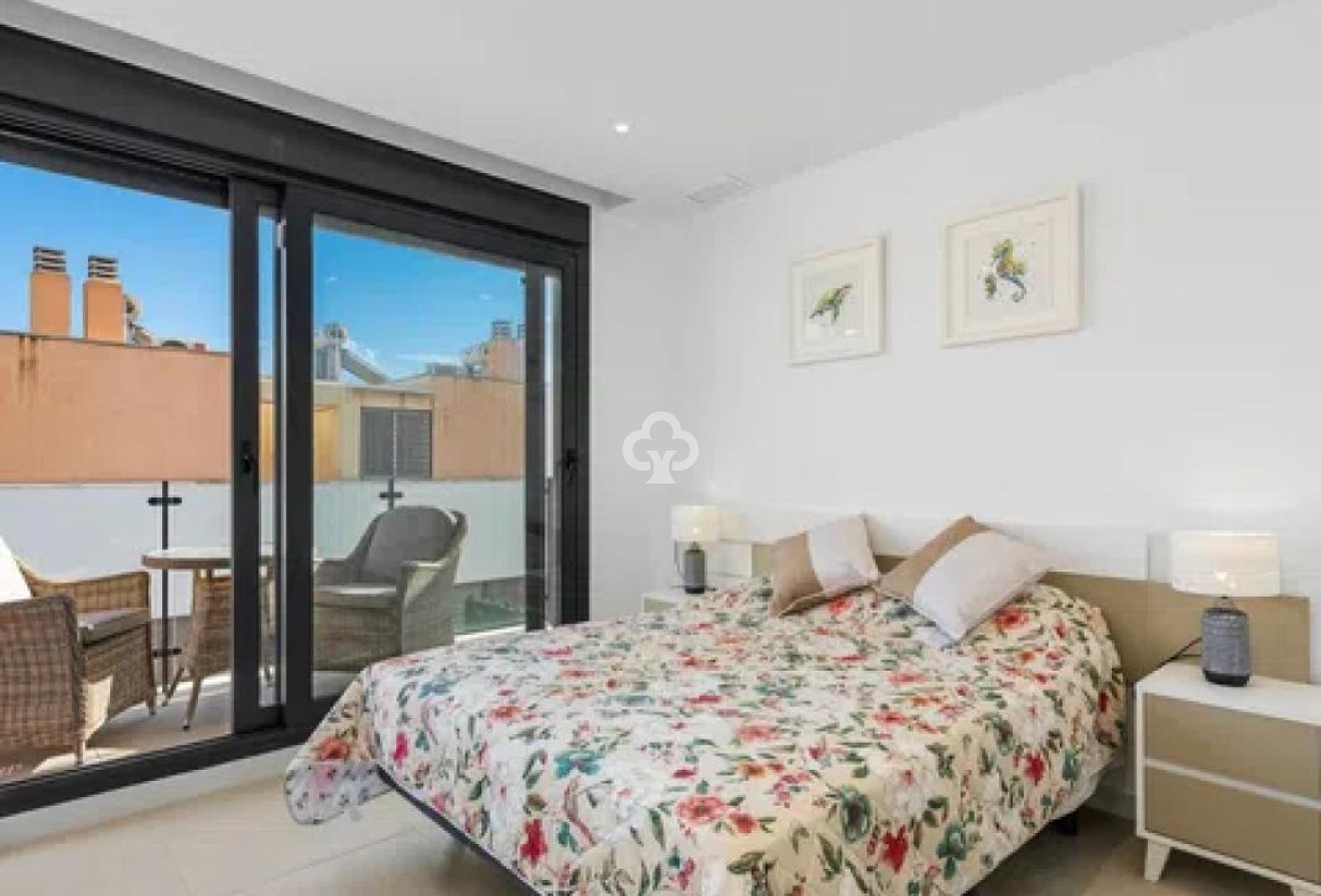 Obra nueva - Adosados -
Guardamar del Segura - Calle Callosa, 15