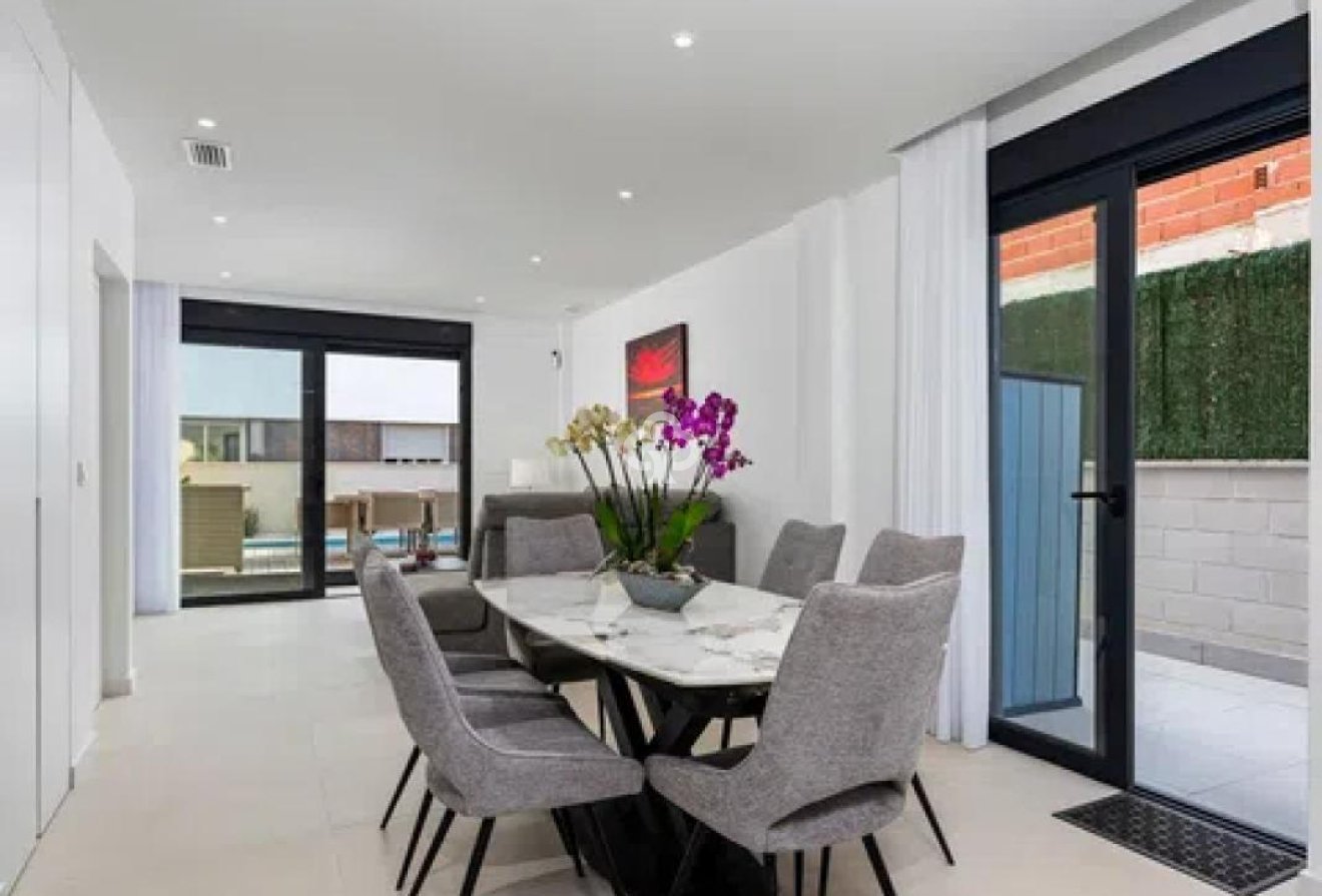 Obra nueva - Adosados -
Guardamar del Segura - Calle Callosa, 15