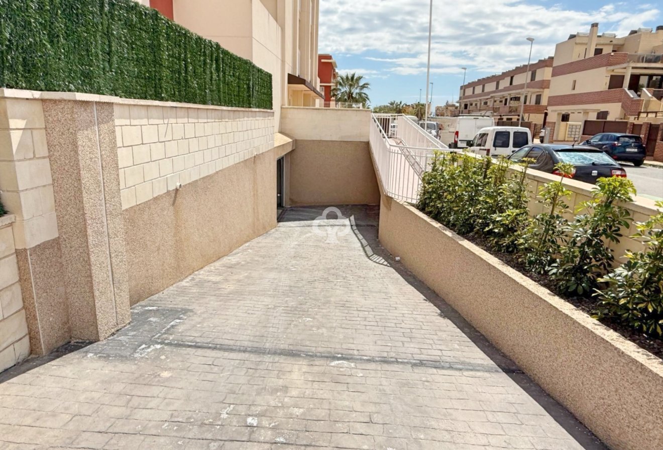 Resale - Apartment / flat -
Orihuela Costa - Cabo roig - La Zenia