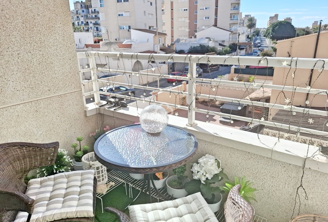 Resale - Apartment / flat -
Torrevieja - Nueva Torrevieja - Aguas Nuevas