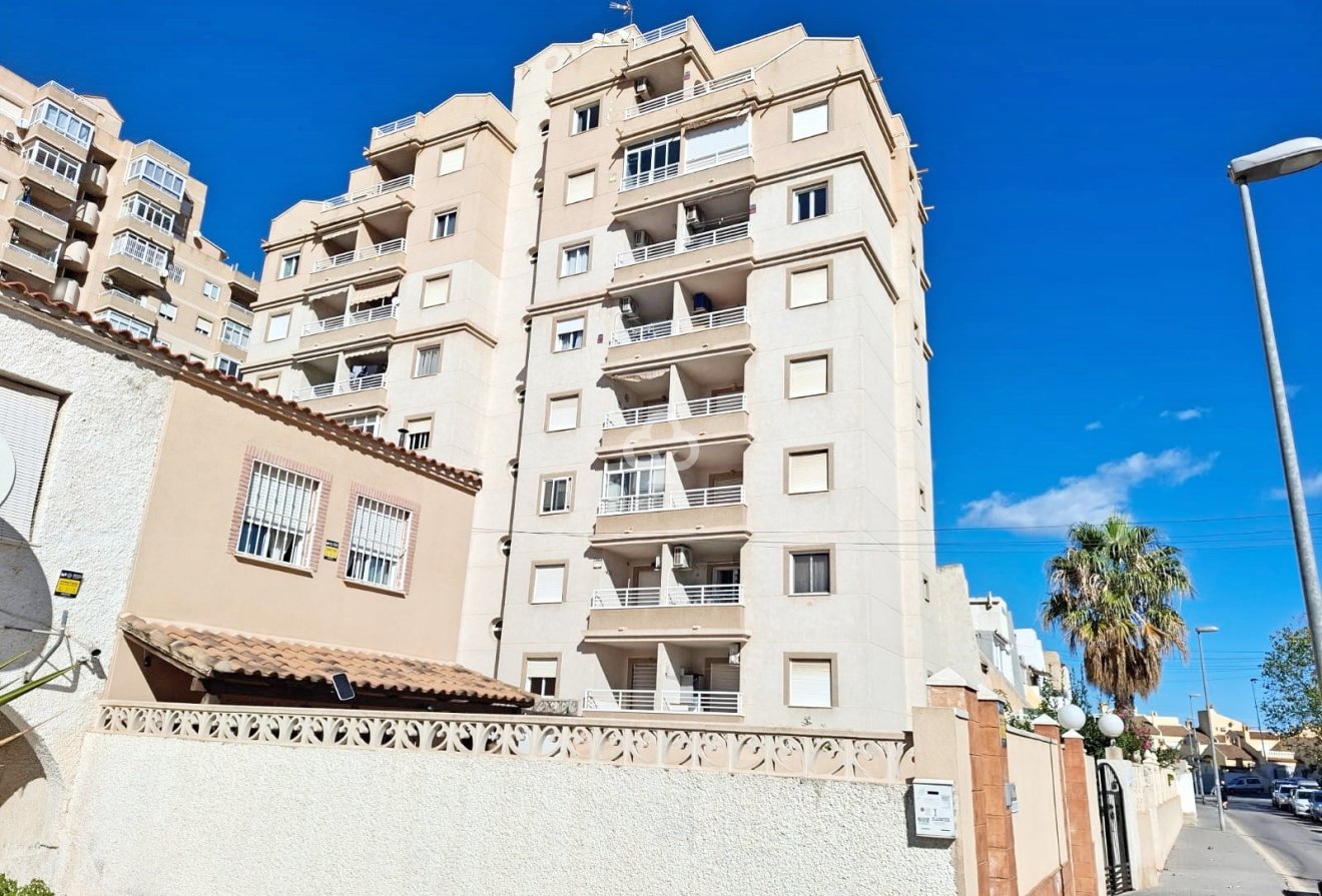 Resale - Apartment / flat -
Torrevieja - Nueva Torrevieja - Aguas Nuevas