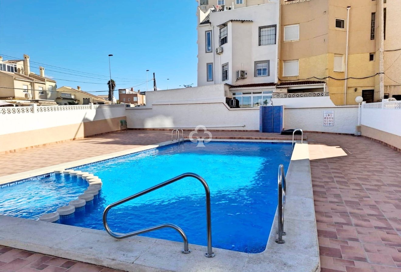 Resale - Apartment / flat -
Torrevieja - Nueva Torrevieja - Aguas Nuevas