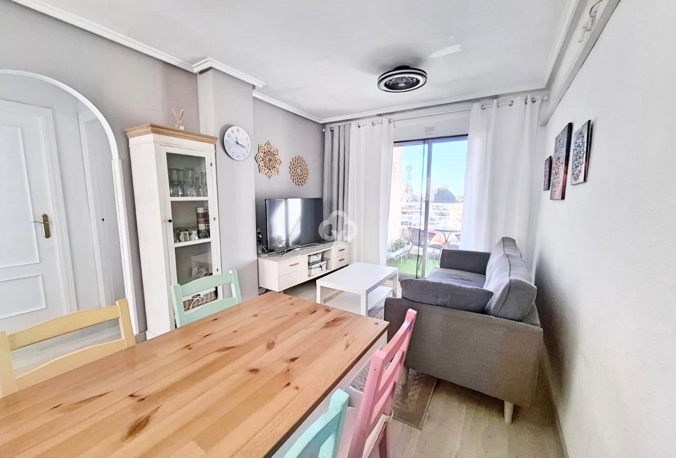 Resale - Apartment / flat -
Torrevieja - Nueva Torrevieja - Aguas Nuevas