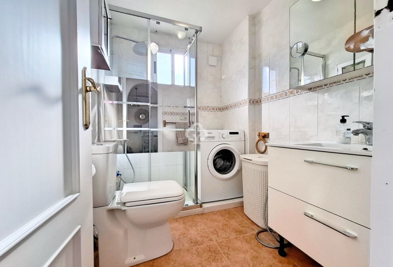 Resale - Apartment / flat -
Torrevieja - Nueva Torrevieja - Aguas Nuevas