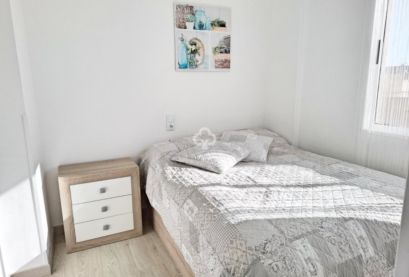 Resale - Apartment / flat -
Torrevieja - Nueva Torrevieja - Aguas Nuevas