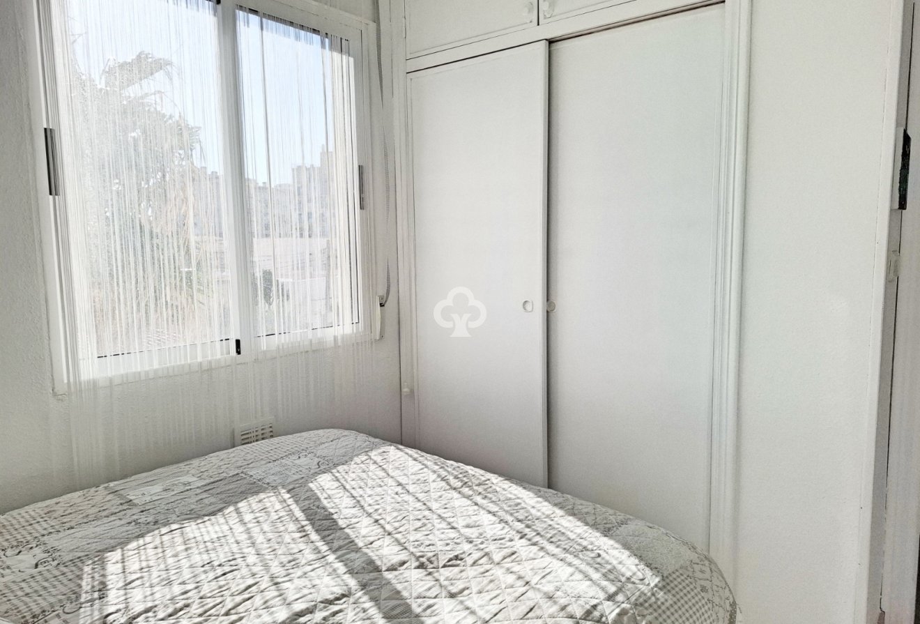 Resale - Apartment / flat -
Torrevieja - Nueva Torrevieja - Aguas Nuevas