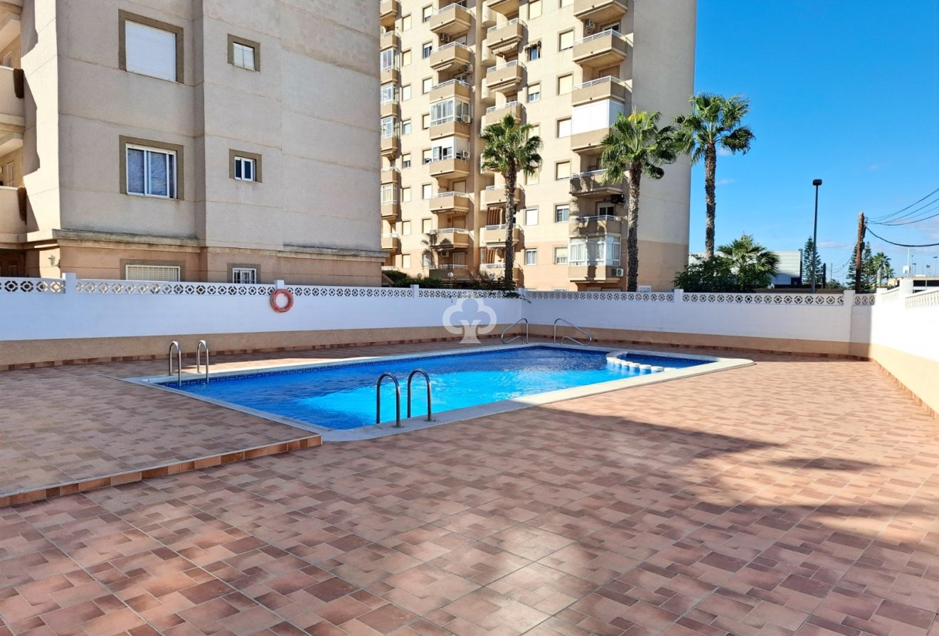 Resale - Apartment / flat -
Torrevieja - Nueva Torrevieja - Aguas Nuevas