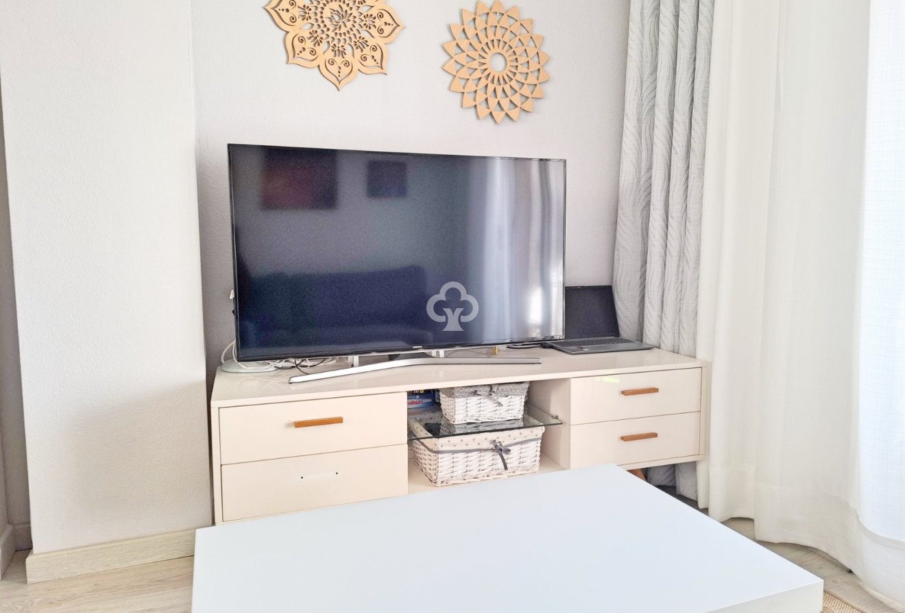 Resale - Apartment / flat -
Torrevieja - Nueva Torrevieja - Aguas Nuevas