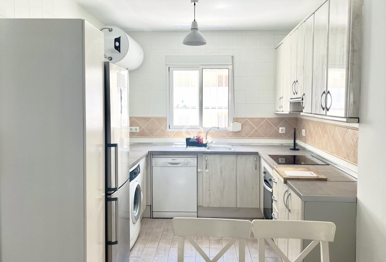 Resale - Apartament -
Fuengirola - 2ª Línea de playa