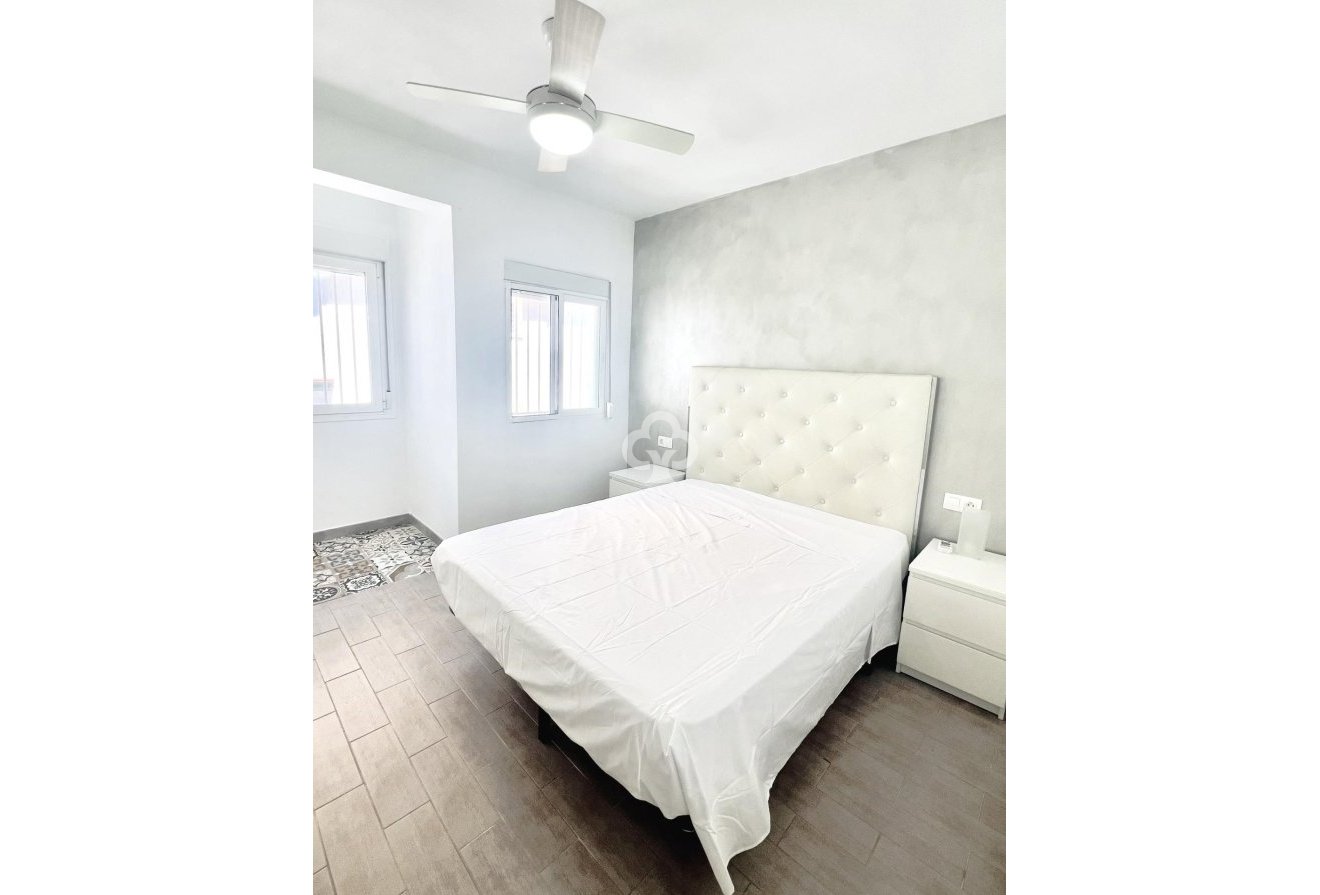 Resale - Apartament -
Fuengirola - 2ª Línea de playa