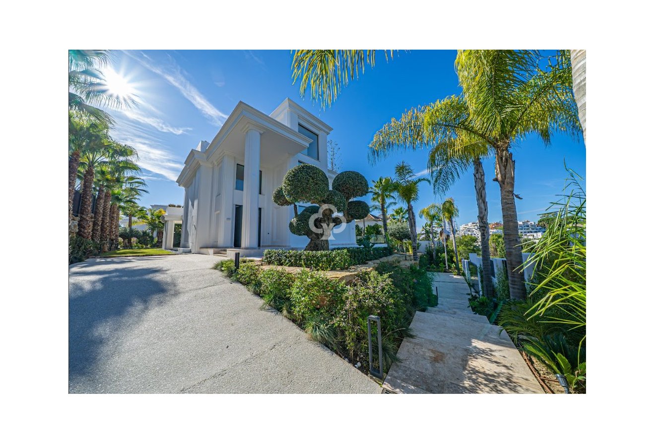 Obra nueva - Villas -
Marbella - 29602