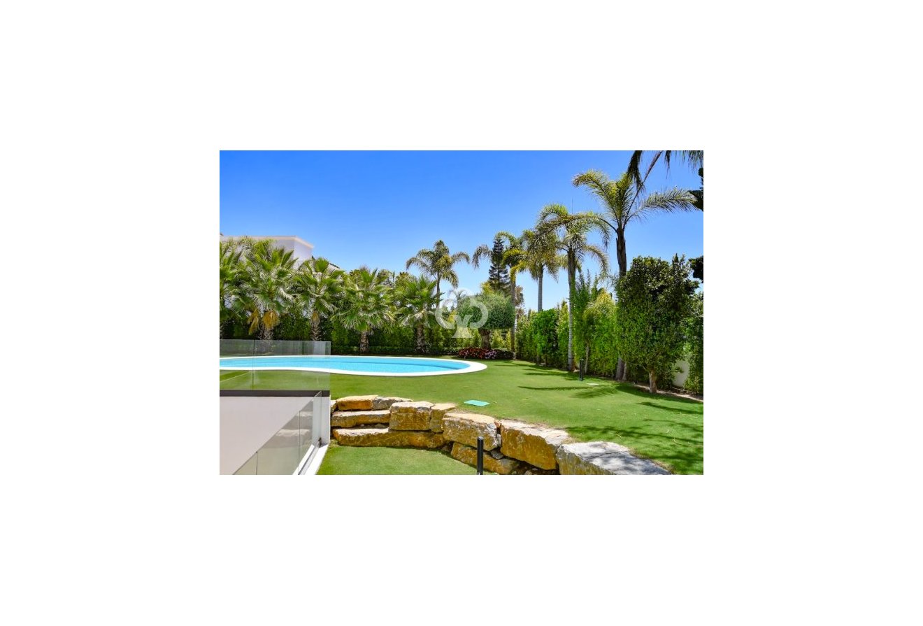 Obra nueva - Villas -
Marbella - 29602