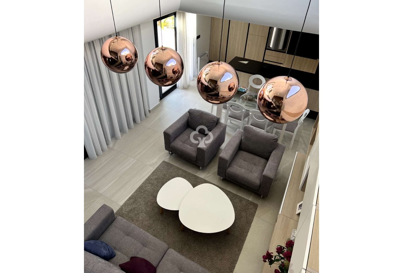 Obra nueva - Chalet independiente -
Rojales - 03170