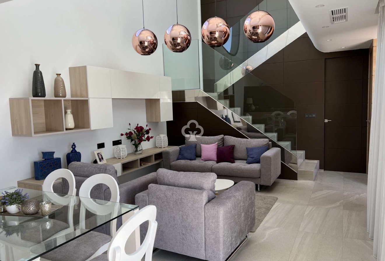 Obra nueva - Chalet independiente -
Rojales - 03170