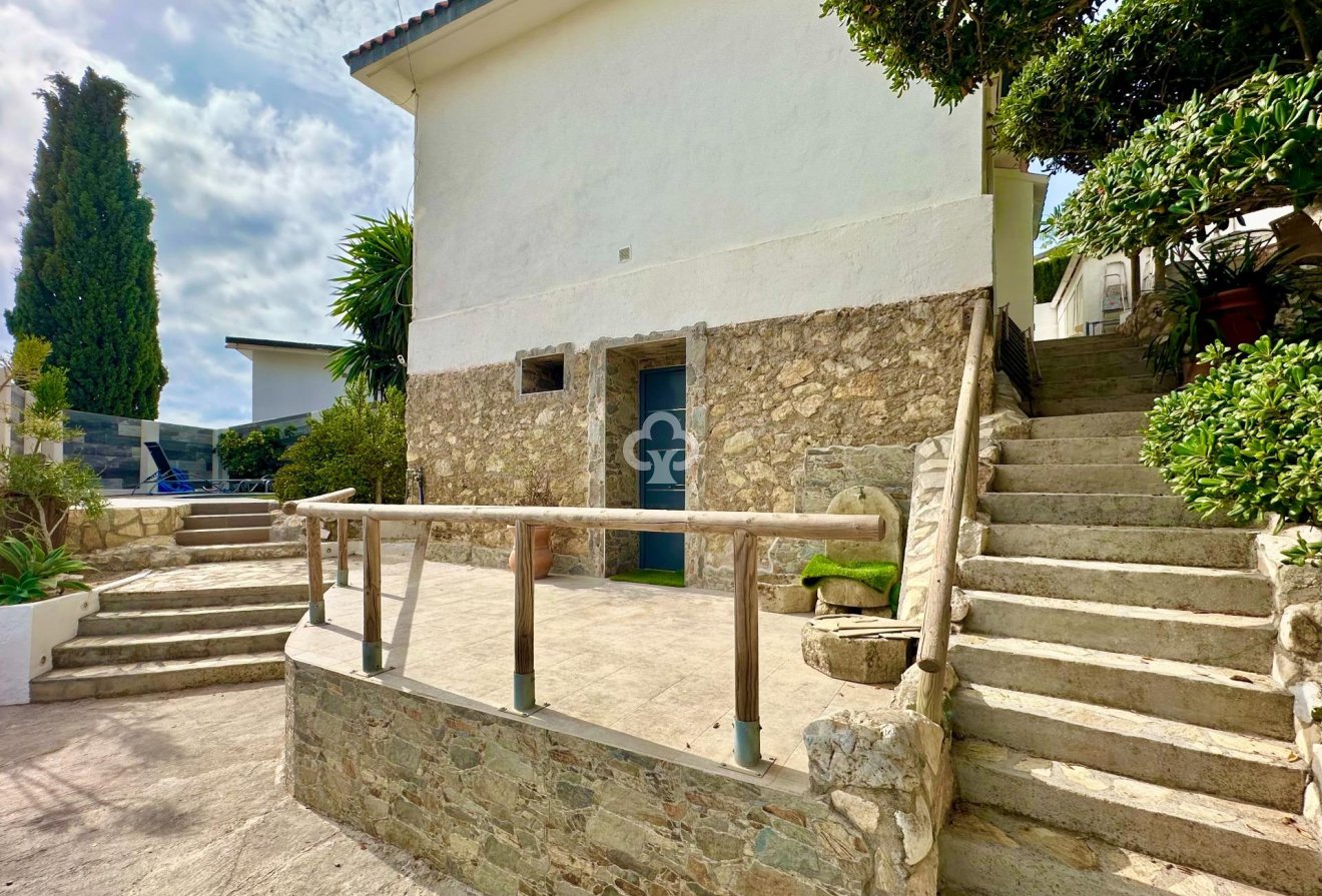 Resale - Casa -
Fuengirola - Los Pacos