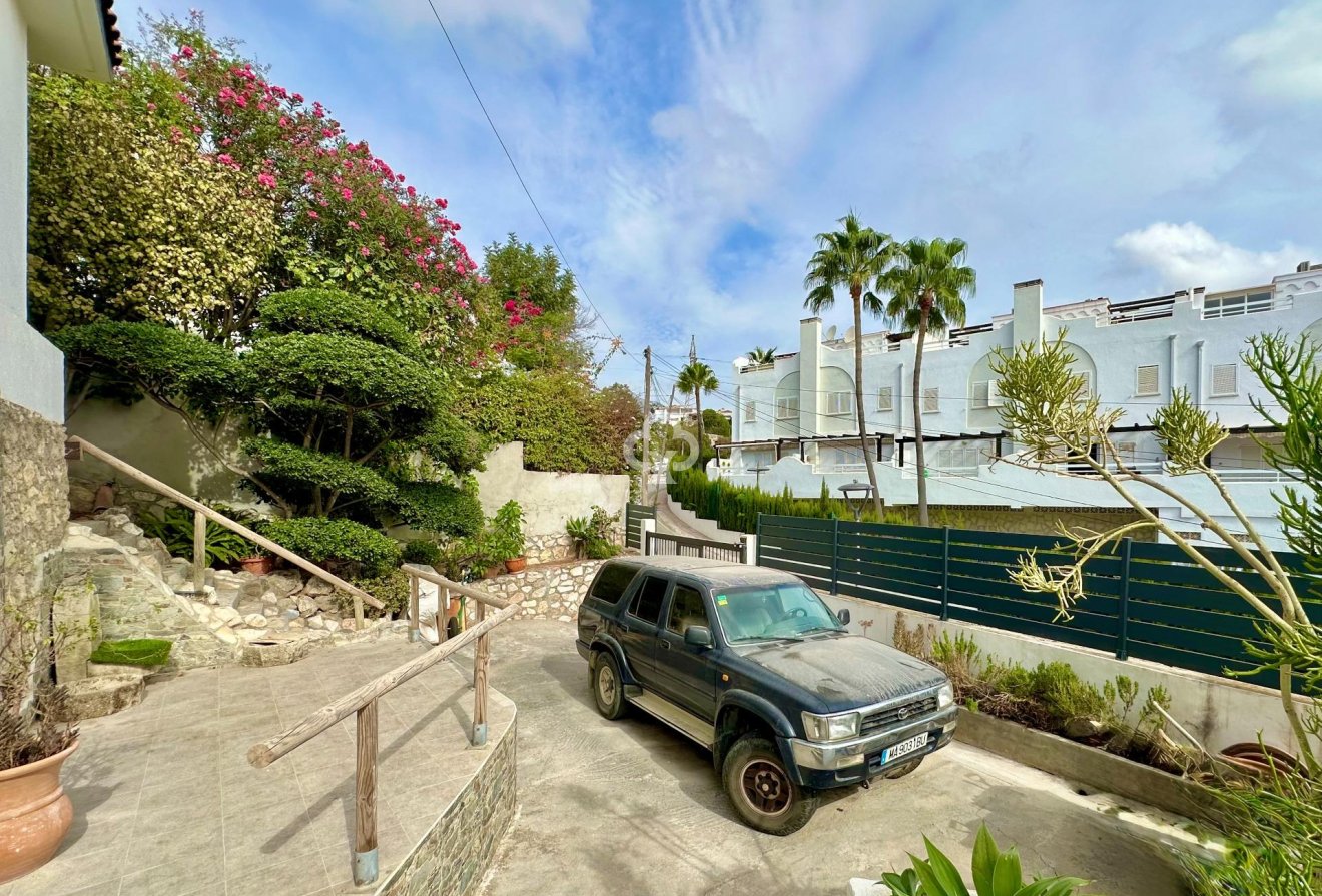 Resale - Casa -
Fuengirola - Los Pacos