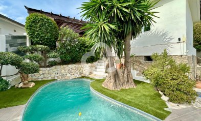 Resale - Casa -
Fuengirola - Los Pacos