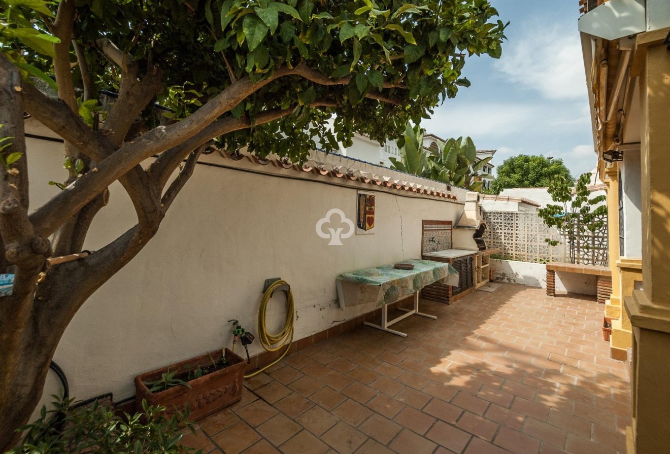 Resale - Semi-detached house -
Fuengirola - Centro