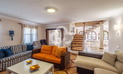 Resale - Semi-detached house -
Fuengirola - Centro