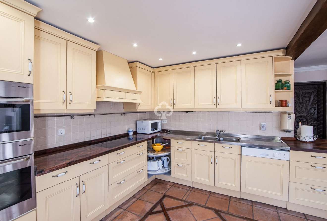 Resale - Semi-detached house -
Fuengirola - Centro