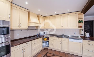 Resale - Semi-detached house -
Fuengirola - Centro