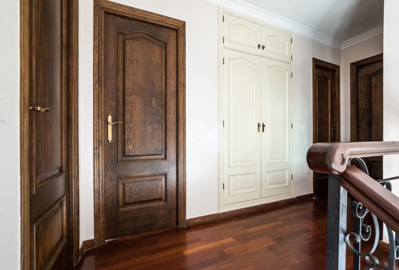 Resale - Semi-detached house -
Fuengirola - Centro