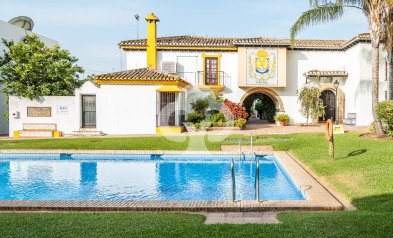 Resale - Semi-detached house -
Fuengirola - Centro