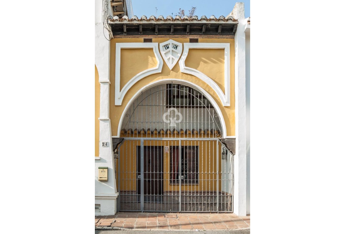 Resale - Semi-detached house -
Fuengirola - Centro