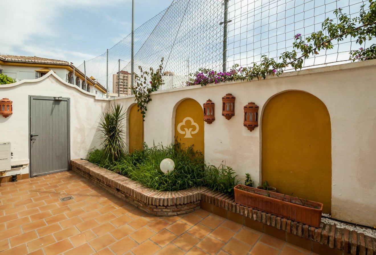 Resale - Semi-detached house -
Fuengirola - Centro