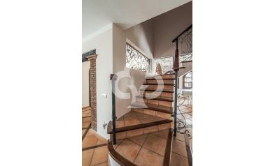 Resale - Semi-detached house -
Fuengirola - Centro