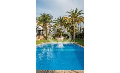 Resale - Semi-detached house -
Fuengirola - Centro