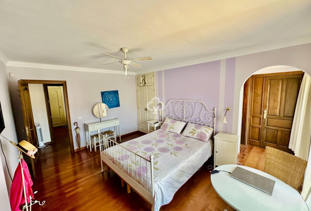 Resale - Semi-detached house -
Fuengirola - Centro