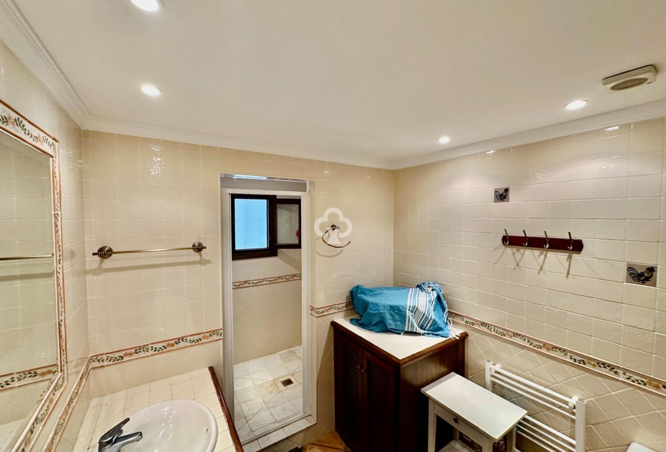 Resale - Semi-detached house -
Fuengirola - Centro