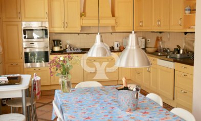 Resale - Semi-detached house -
Fuengirola - Centro