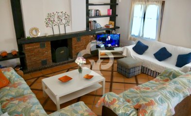 Resale - Semi-detached house -
Fuengirola - Centro