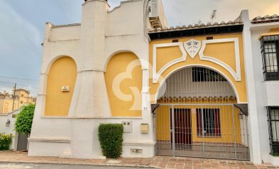 Resale - Semi-detached house -
Fuengirola - Centro