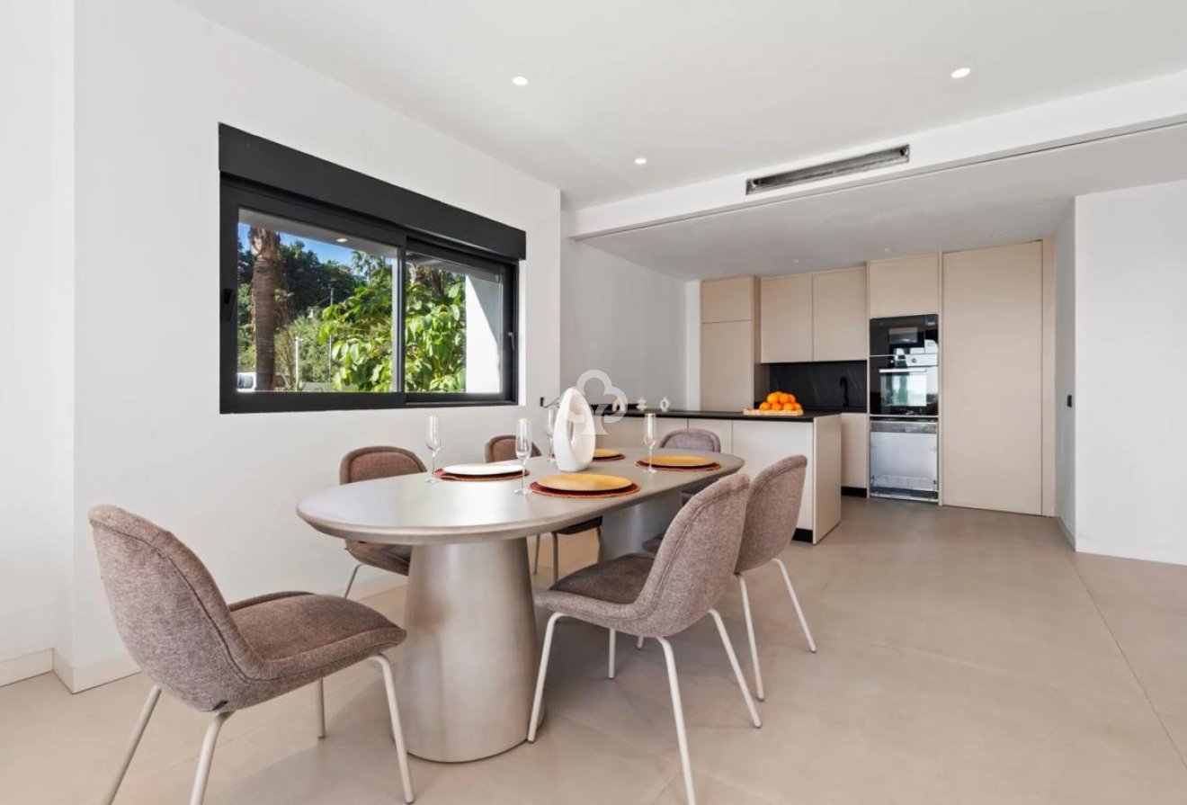 New Build - Adosados -
Estepona - Calle Tolox, 8