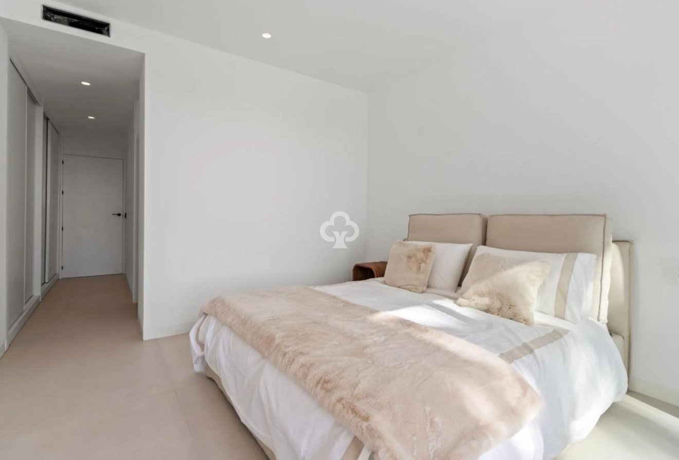 New Build - Adosados -
Estepona - Calle Tolox, 8