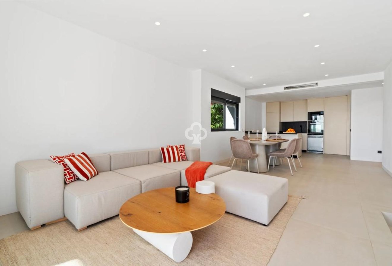 New Build - Adosados -
Estepona - Calle Tolox, 8