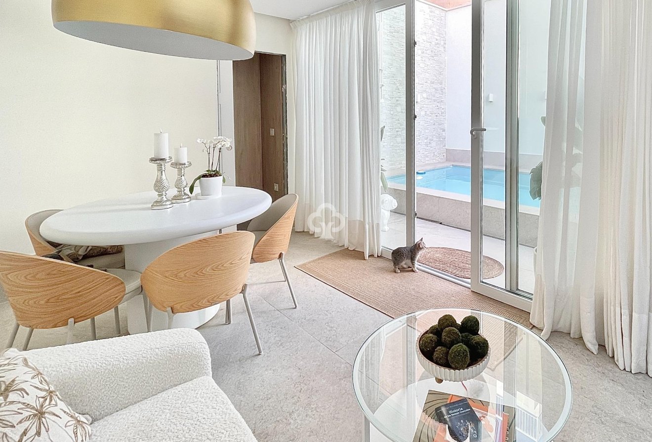 Resale - Townhouse -
Fuengirola - 2ª Línea de playa